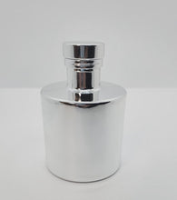 Load image into Gallery viewer, Oud + Tonka -6oz Reed Diffuser
