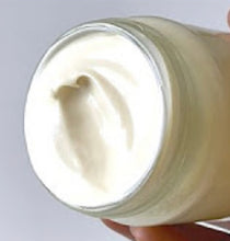 Cargar imagen en el visor de la galería, Vanilla + Cashmere Creamy Lotion 8 ounce
