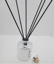 Cargar imagen en el visor de la galería, Black Cherry -6oz Reed Diffuser
