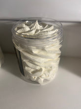 Cargar imagen en el visor de la galería, Vanilla Buttercream Body Butter
