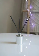 Cargar imagen en el visor de la galería, Round Reed Diffuser Bottle Silver
